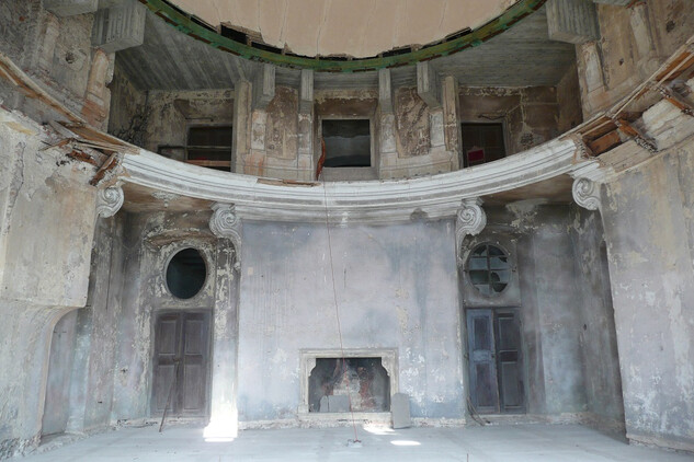Divadelní sál před obnovou