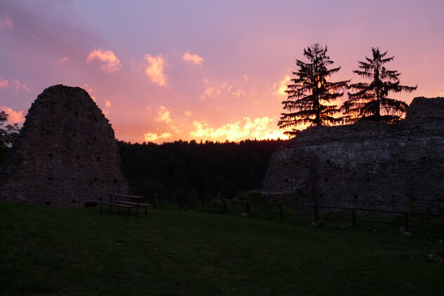 Litice - noční obloha nad severním palácem